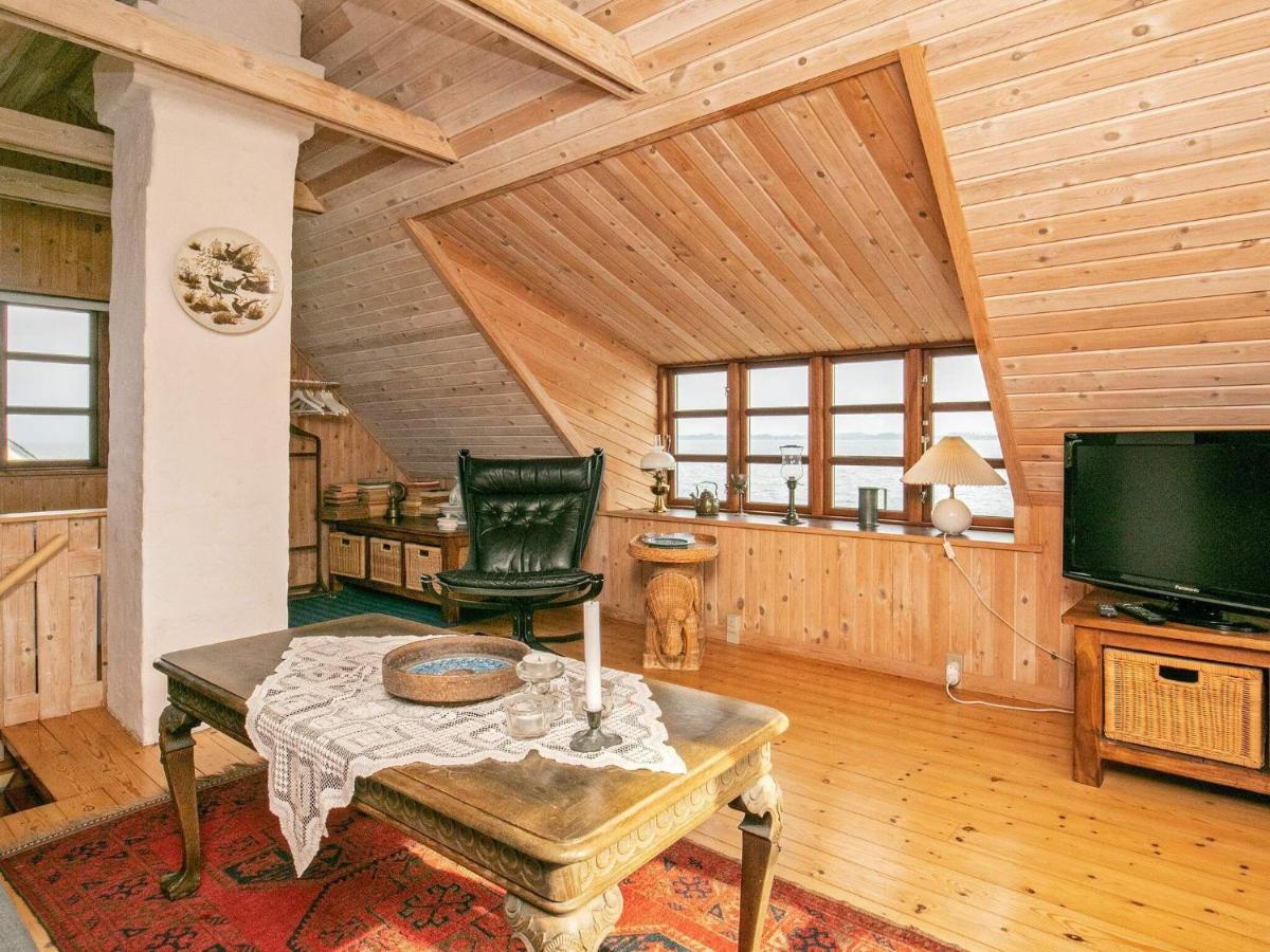 4 Person Holiday Home In Mesinge Bagian luar foto